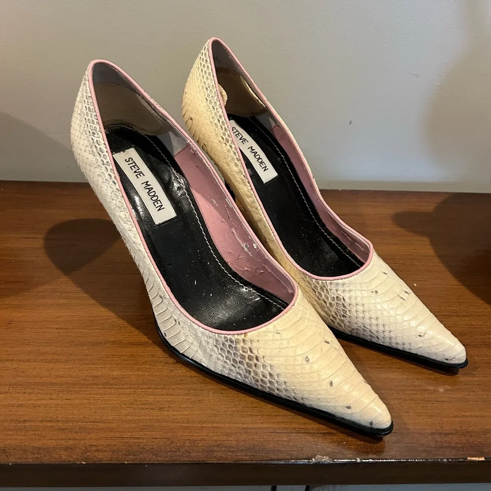 Steve Madden Textured Cream and Pink Heels - Picture 2 of 6